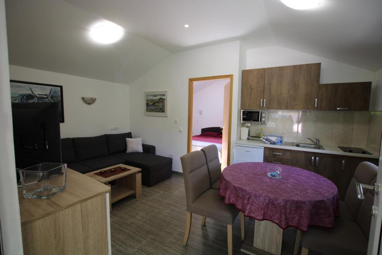 Apartments Green Garden Labinci Room photo